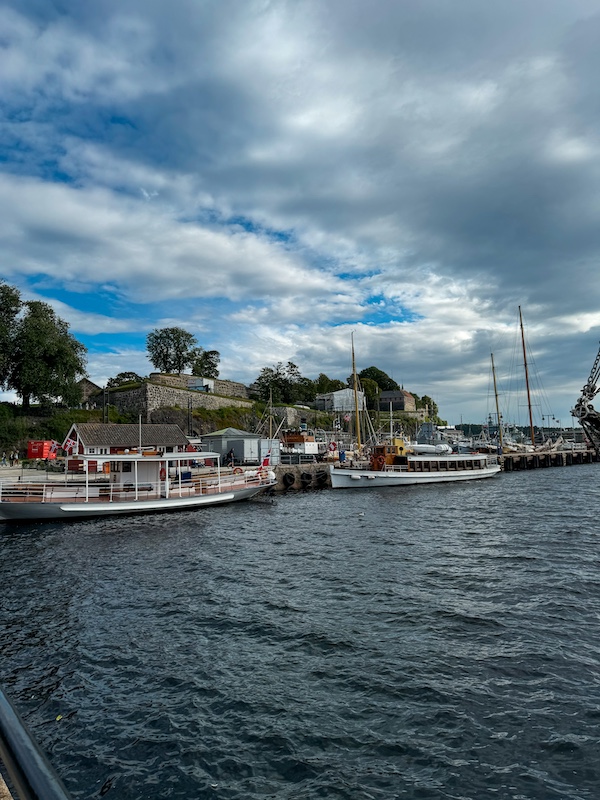 Boote im Hafen von Oslo