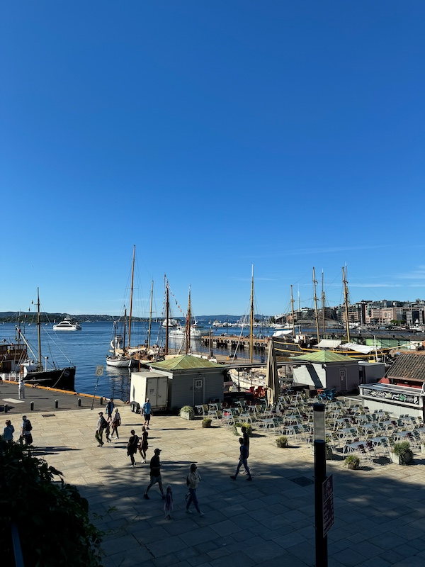 Oslo Hafen mit Schiffen