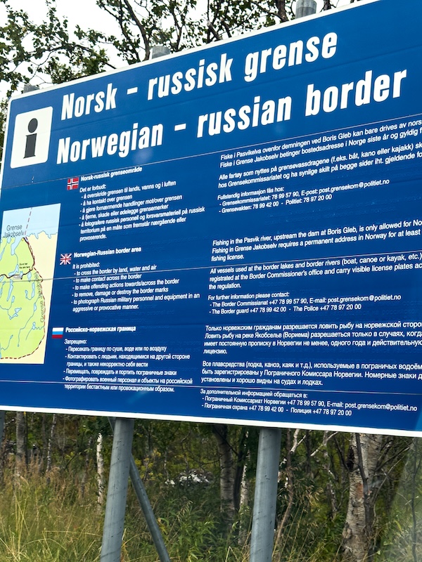 Hinweisschild im Grenzgebiet